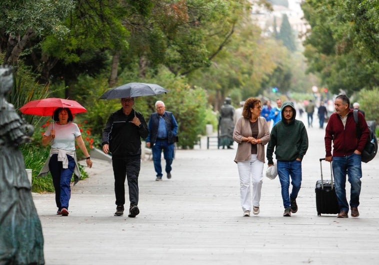 Granada cambia la hora y se pone un saquito, que luego refresca